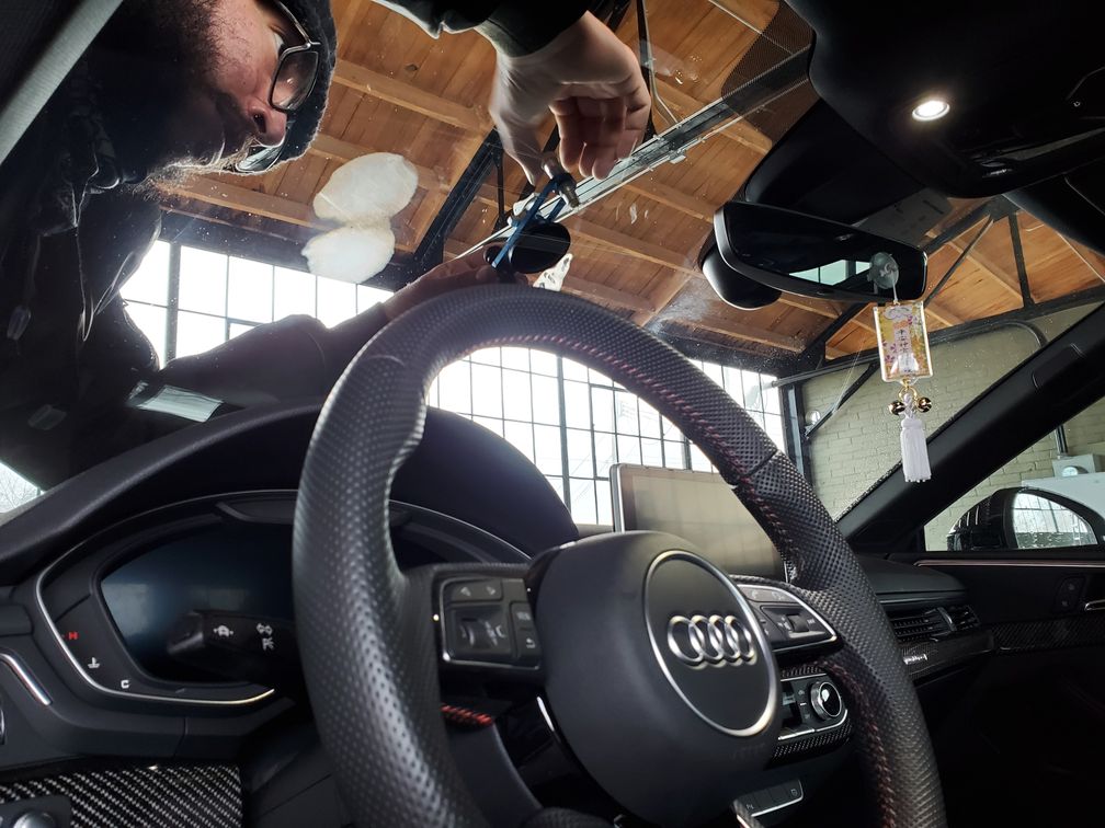 Audi R5 Windshield repair