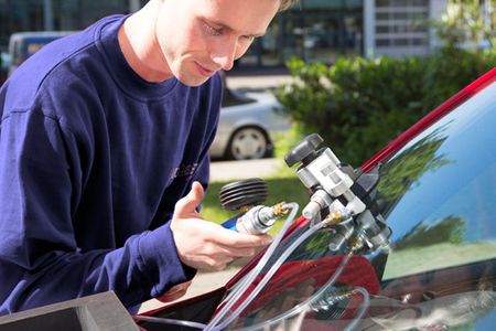 Affordable Auto Glass Repair Service