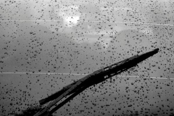 5 Effective Ways To Reduce Glare On Your Car Windshield.