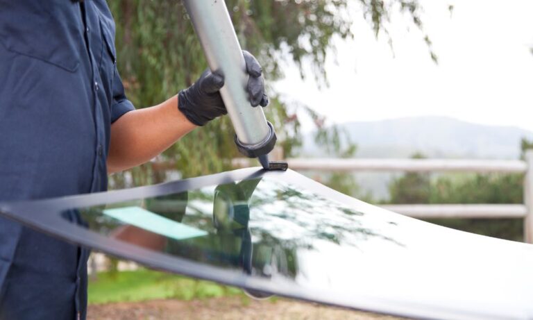 Convenience of mobile auto glass repair