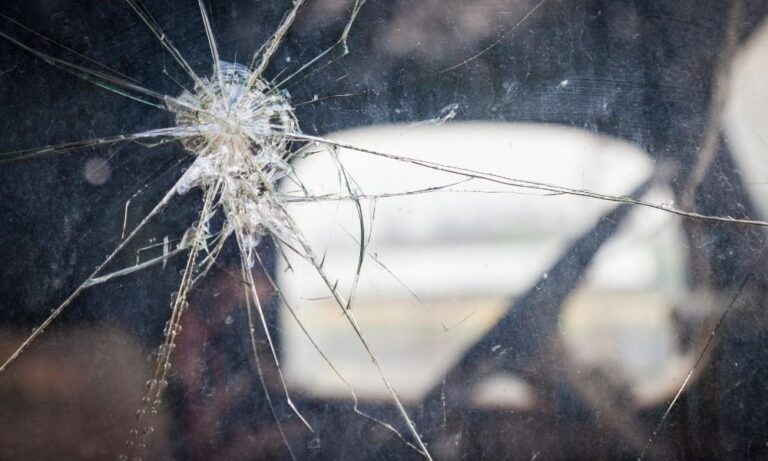 Diy vs Professional mobile auto glass repair