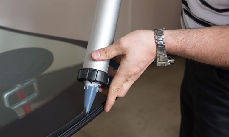 Car windshield rubber seal