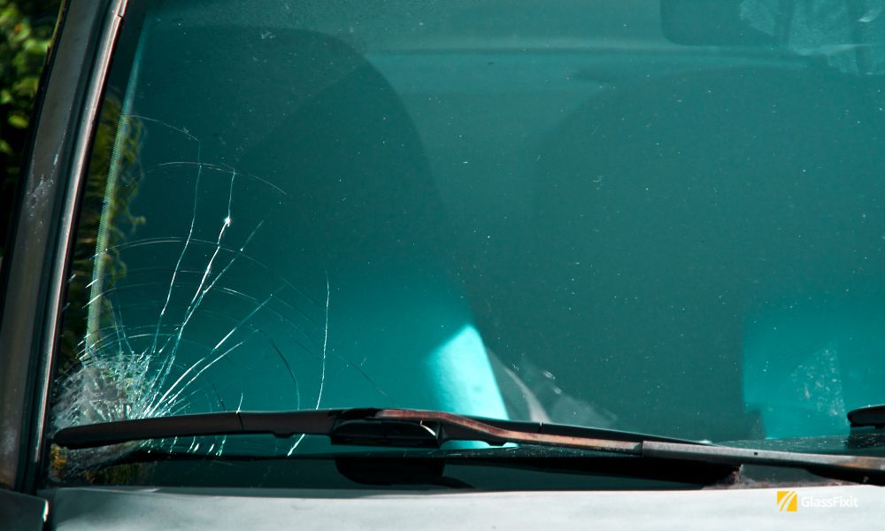 Types of windshield cracks